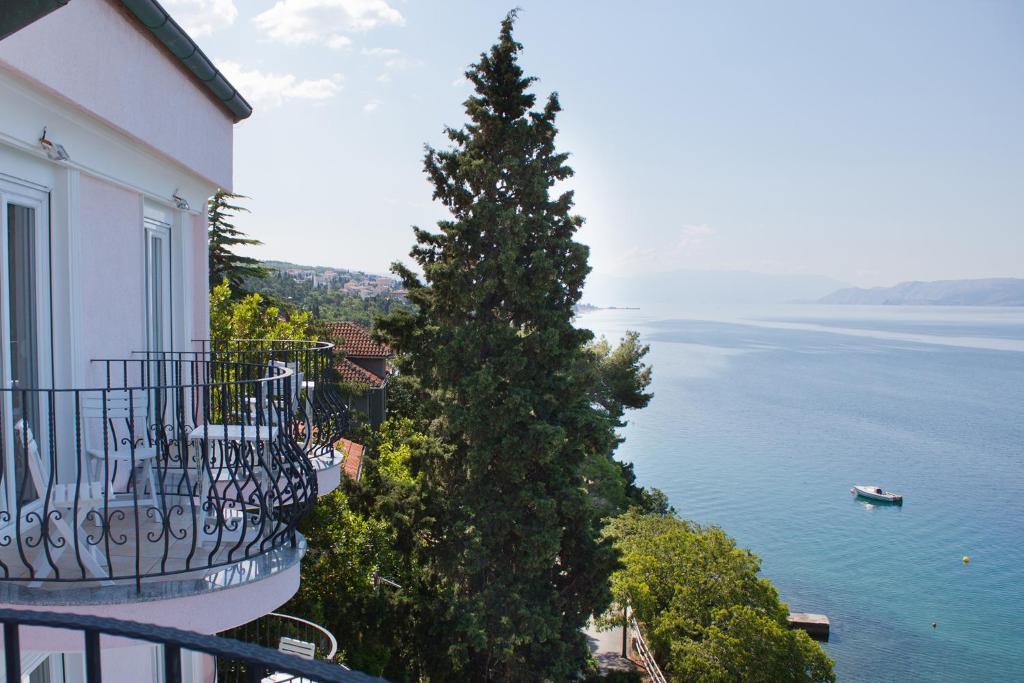 Hotel Vali Dramalj Цриквеница Экстерьер фото